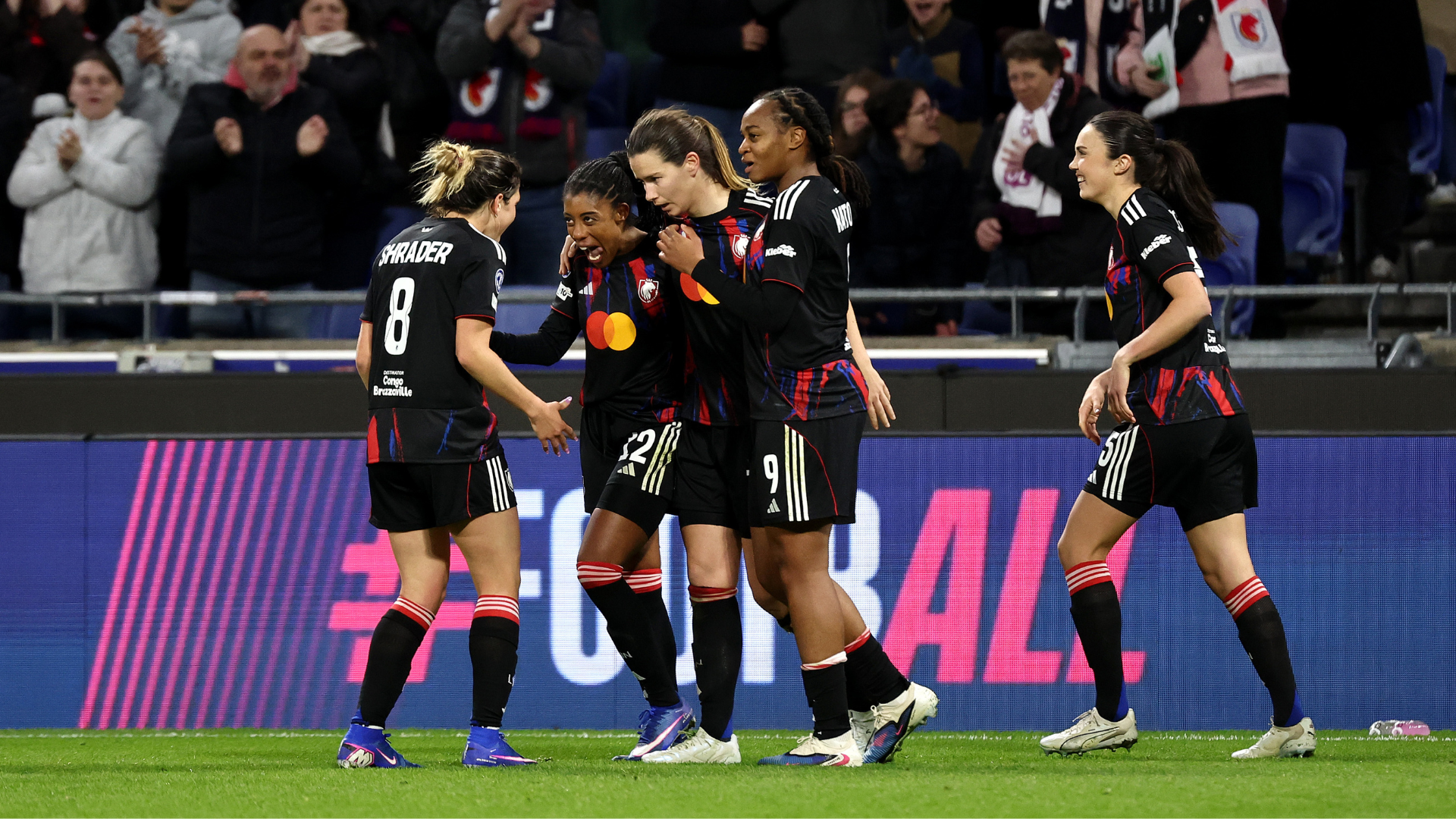 Lyon 4-0 Wolfsburg (4-1 agg, aet)